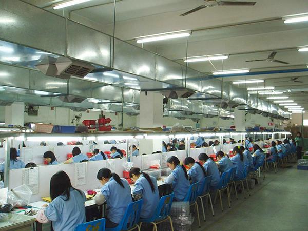 高考狂魔十四載 從執著夢想到生活反噬的生意經